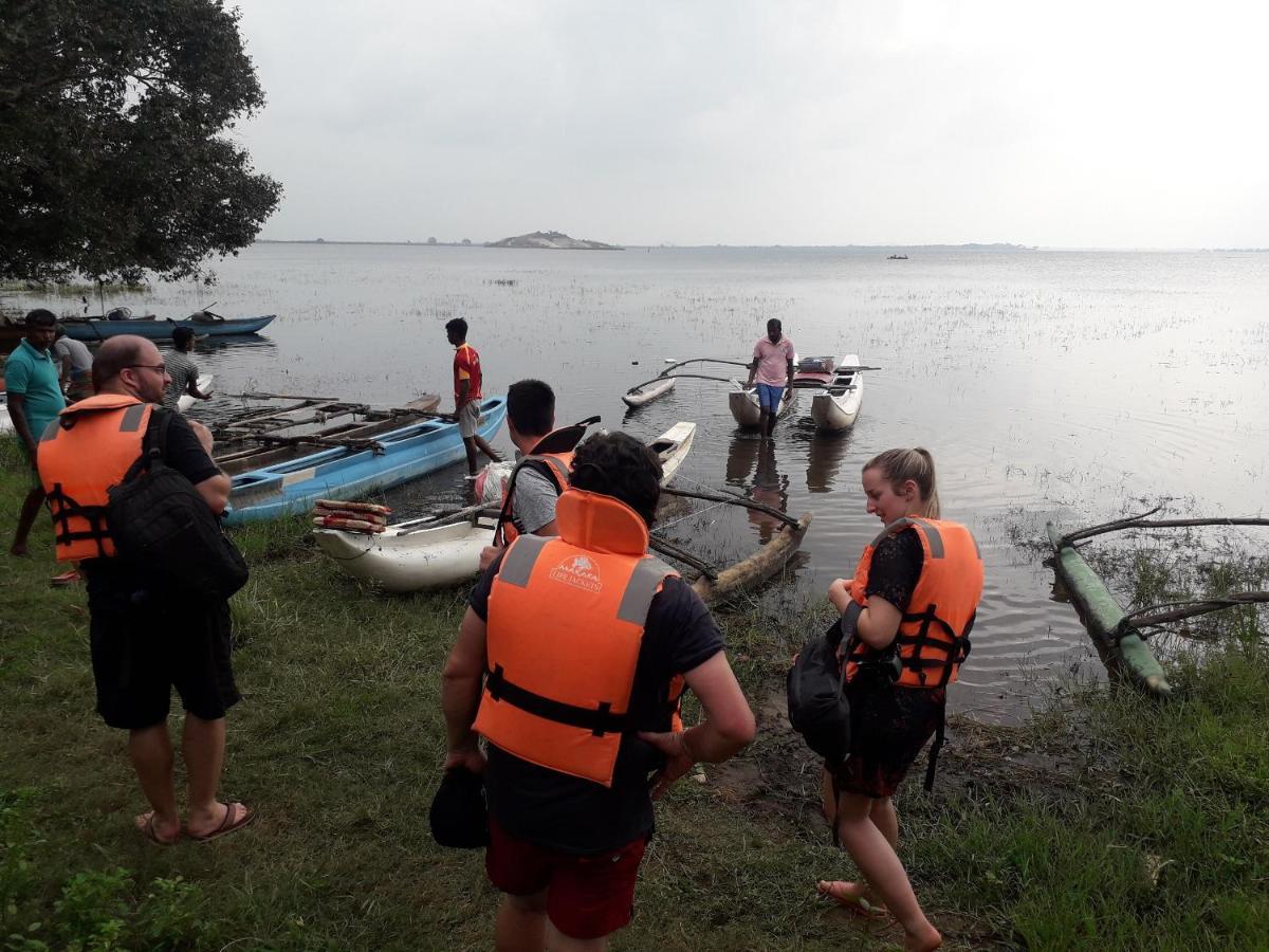 Cannel Side Guest House Polonnaruwa Esterno foto